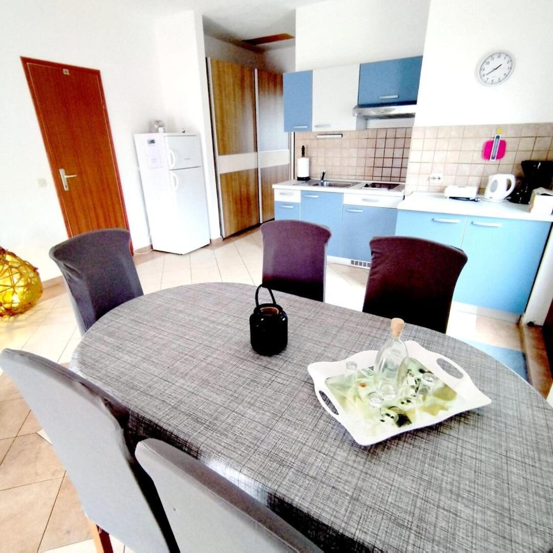 Apartment Josef Veli Rat